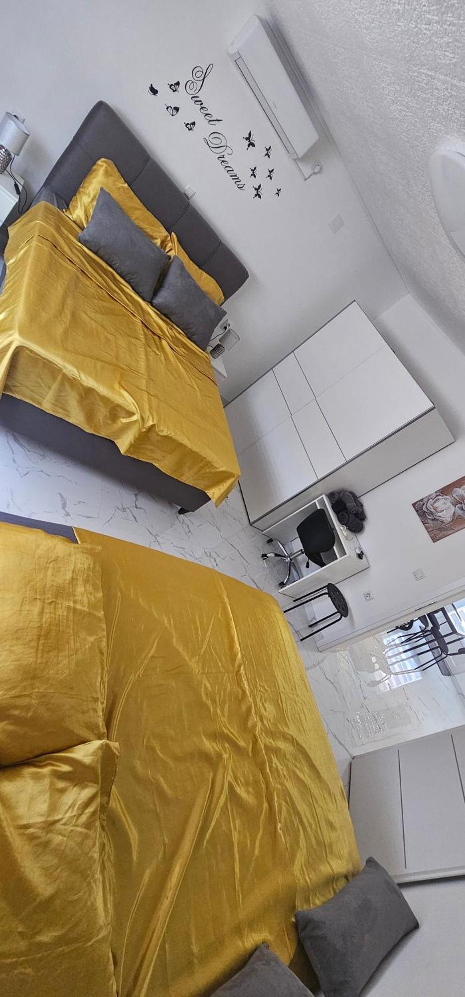Ferienwohnung Ena1 & Ena2 -Big Free Parking Karlovac Exterior foto