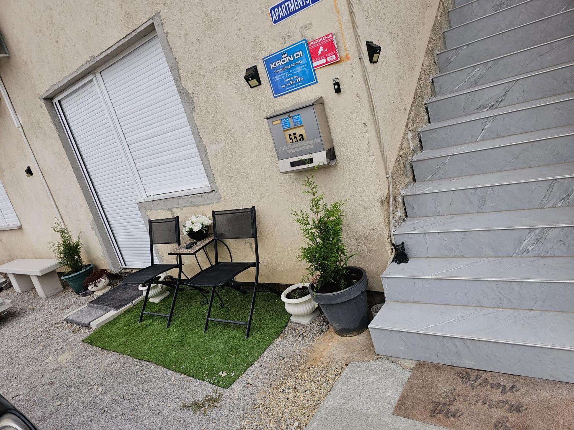 Ferienwohnung Ena1 & Ena2 -Big Free Parking Karlovac Exterior foto
