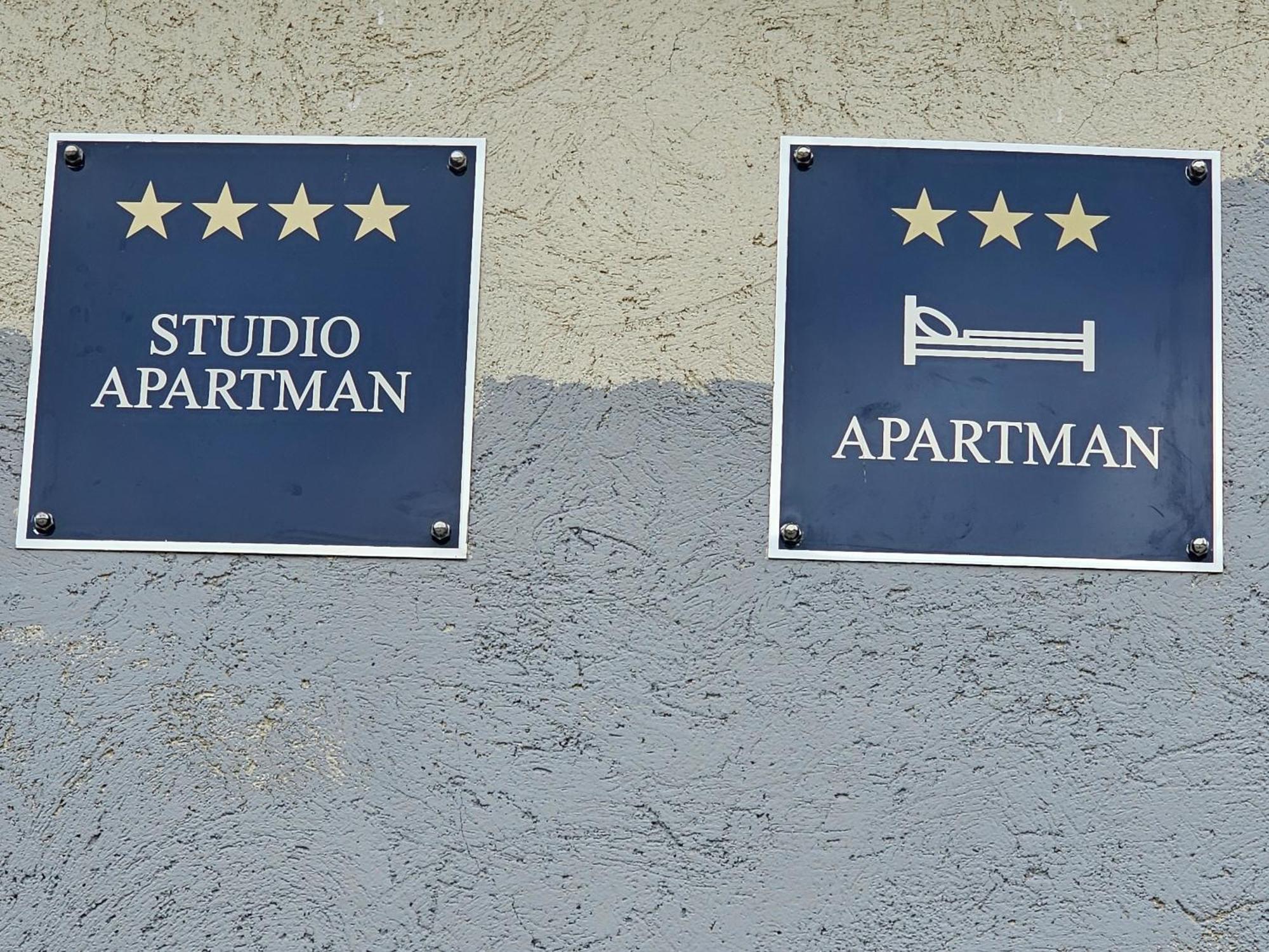 Ferienwohnung Ena1 & Ena2 -Big Free Parking Karlovac Exterior foto