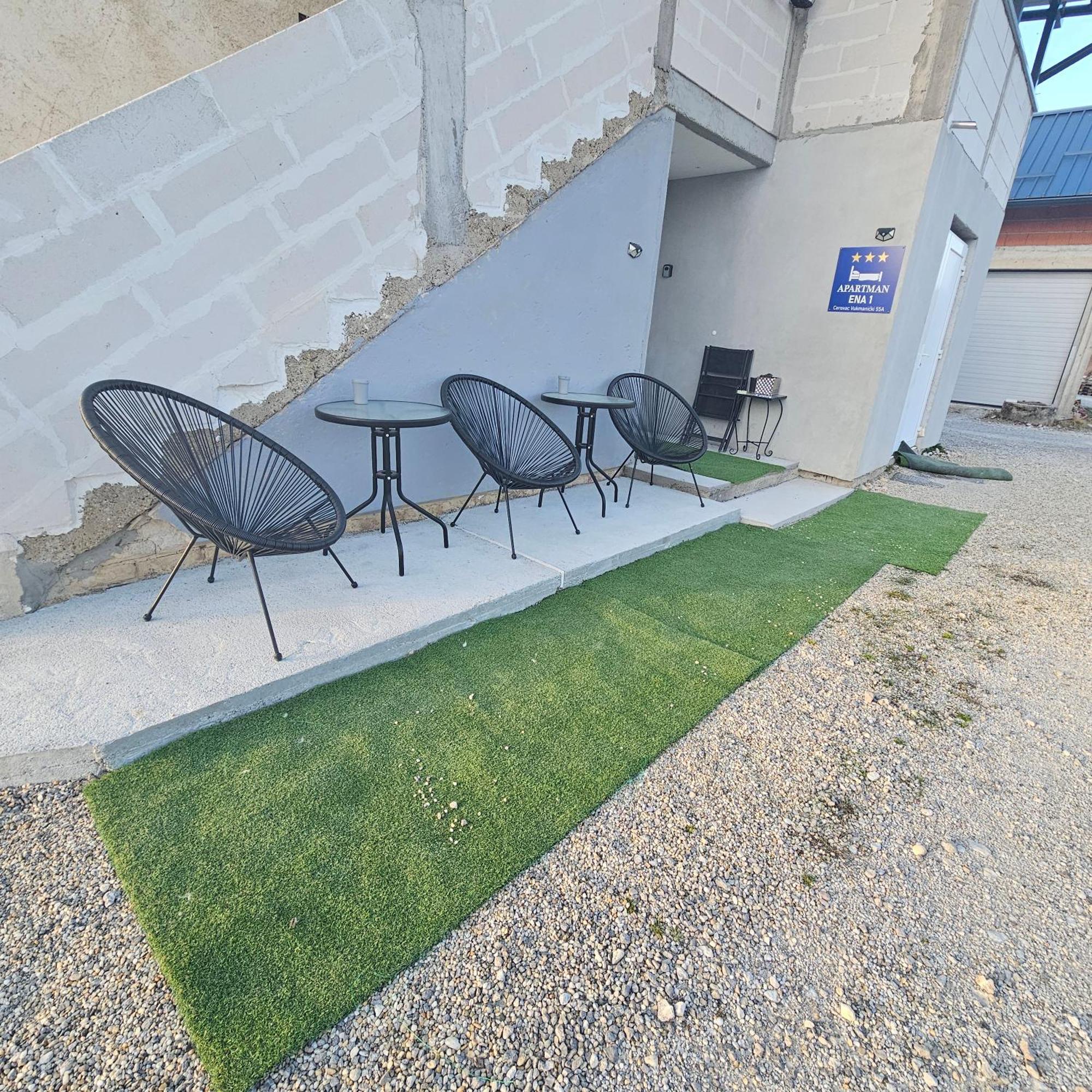 Ferienwohnung Ena1 & Ena2 -Big Free Parking Karlovac Exterior foto