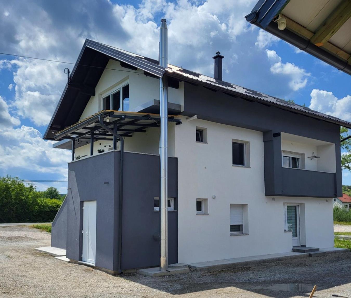 Ferienwohnung Ena1 & Ena2 -Big Free Parking Karlovac Exterior foto